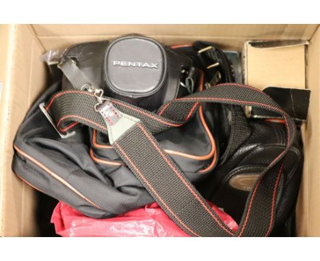 Small collection of vintage cameras and lenses etc