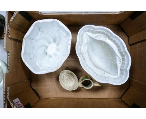 A mixed collection of items to include Shelley Armadillo Jelly Mould, Wedgwood smaller item &amp; similar together with poten