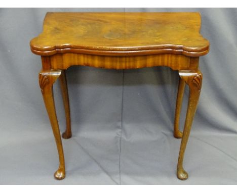 FOLDOVER CARD TABLE with shaped top and pad feet