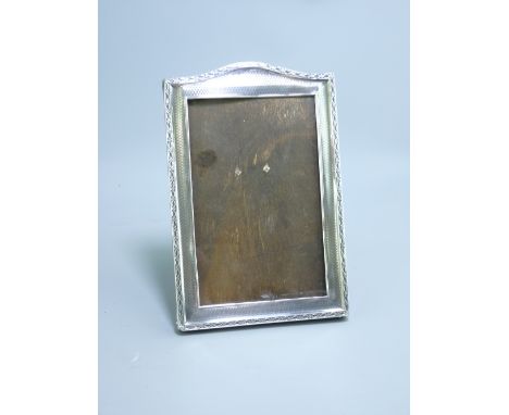 SILVER EASEL PICTURE FRAME, engine turned, Birmingham 1928, 12 x 7.5cms (4.75 x 3in)