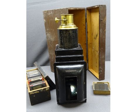 MAGIC LANTERN in a wooden box with slides