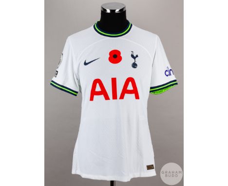 Harry Kane white No.10 Tottenham Hotspur short-sleeved shirt, 2023-24, Nike, size L, crew neck collar, printed badge with pop