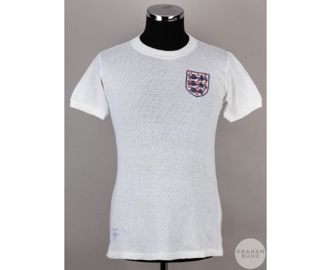 Martin Peters white England Airtex No.11 1970 World Cup short-sleeved shirt, Umbro, M, with crew-neck collar and embroidered 