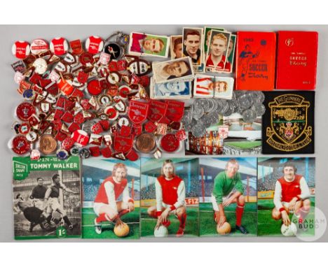 A quantity of various Arsenal badges, etc., various badges mainly enamel, packs of Wills, Turf, State Express Cigarette cards