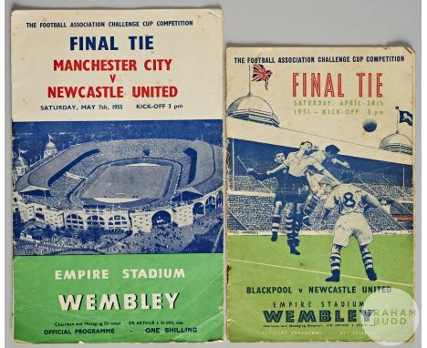 Newcastle United v. Blackpool 1951 F.A.Cup final match programme, 28th April 1951, the team photographed autographed by the N