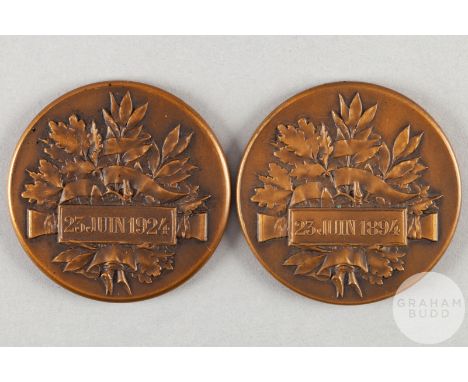 Rare 1894 and 1924 Olympic Congress medal set, the obverse of each medal inscribed LE CONGRES INTERNATIONAL DE PARIS PROCLAME