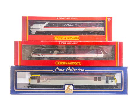 A quantity of OO railway. A Hornby Railways BR class 86 Bo-Bo electric locomotive Halley’s Comet 86504 and a Lima BR class 92