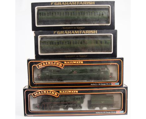 A small quantity of OO railway. 3x Mainline locomotives; A BR Warship Class Type 4 BB Diesel-Hydraulic loco, High Flyer D824 