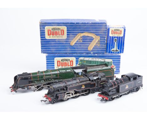 A good quantity of Hornby Dublo 3-rail railway, some for restoration. Locomotives; Bo-Bo diesel D8000, 2x Duchess of Montrose