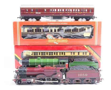 A quantity of OO railway by various makes including Hornby, Tri-ang, Bachmann etc. 4 tender locomotives – GWR King class 4-6-
