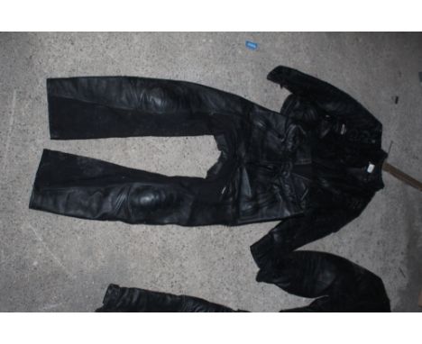 A skin type size M leather motorcycle jacket together with a pair of R K Sports size 10 motorcycle trousers. CONDITION REPORT