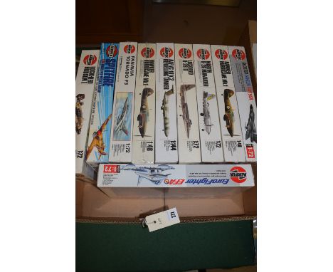 Airfix model constructor kits, Series 4, of various scales, to include: 04034, 04100, 04035, 04102, 04026, 04028, 04015, 0410
