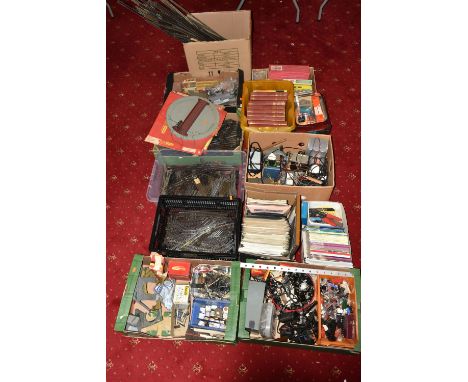 A LARGE QUANTITY OF BOXED AND UNBOXED OO AND HO GAUGE MODEL RAILWAY LINESIDE BUILDINGS, ACCESSORIES AND TRACK ETC., to includ