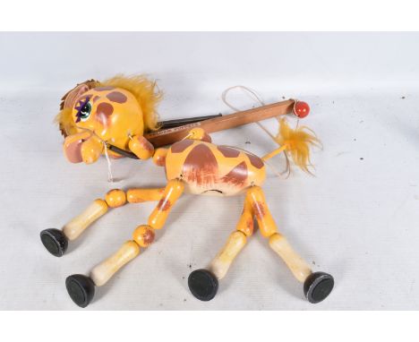 A BOXED PELHAM GIRAFFE DISPLAY PUPPET, has crack to head otherwise appears complete and in good condition with only minor pai