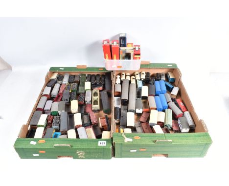 A QUANTITY OF UNBOXED OO/HO GAUGE MODEL RAILWAY FREIGHT ROLLING STOCK,  to include Tri-ang, Wrenn, Hornby, Graham Farish, Gra