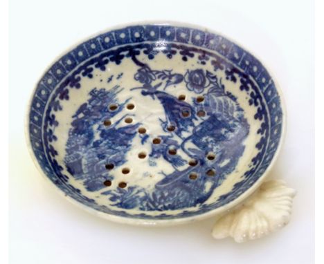 Caughley pleasure boat strainer circa 1780 Condition reports are not available for our Interiors sales.