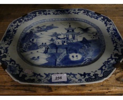 A 19th Century Chinese Nanking style octagonal platter, decorated with central panel.   CONDITION REPORT:  Some minor surface