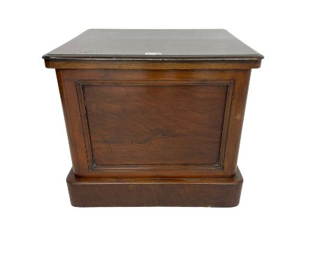 19th century mahogany commode, hinged lid with panelled frontDimensions: Height:&nbsp;45cm&nbsp; Length/Width:&nbsp;53cm&nbsp