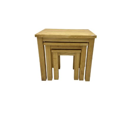 Light wood nest of three tables Dimensions: Height:&nbsp;52cm&nbsp; Length/Width:&nbsp;56cm&nbsp; Depth/Diameter:&nbsp;41cm