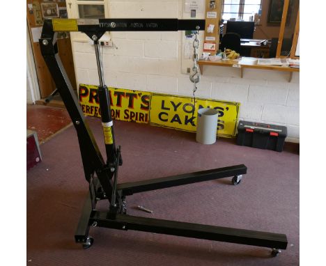Engine crane 1 tonne - used once 