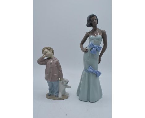 Nao by Lladro Sophistication 1216 and Sleepy Head 1139 (2). In good condition with no obvious damage or restoration. 