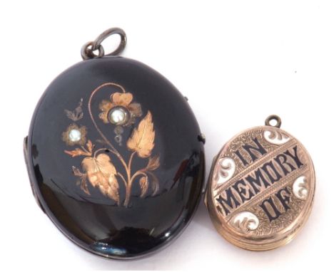 Mixed Lot: Victorian set oval locket, the front inlaid with gold coloured flowers and leaves with seed pearl highlighted deta