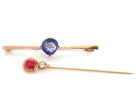 Mixed Lot: yellow metal stick pin, the finial with bezel set red stone and small brilliant cut diamond, a yellow metal and pa