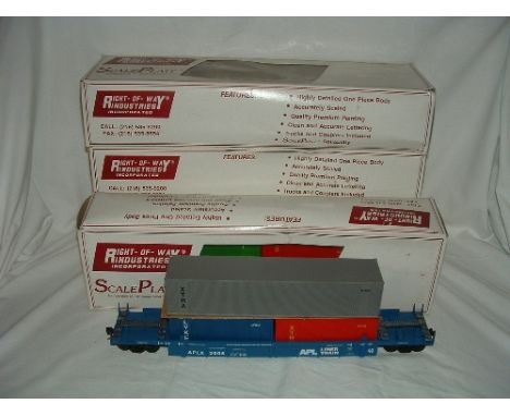 RIGHTS OF WAY Industries (USA) 4 x Scale plate 0 Gauge 3R Container Flats with couplings and diecast Bogies and Containers. A