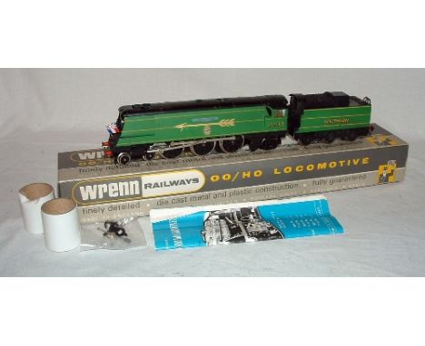 WRENN W2265A unrebuilt B of B SR Malachite Green 4-6-2 'Fighter Pilot' with Golden Arrow ensignia. 2 small marks to Tender ot