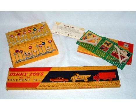 DINKY Toys no 771 International Road Signs (Excellent with leaflet) in a Good Box and Inner Tray) - 765 Road Hoarding (Good B