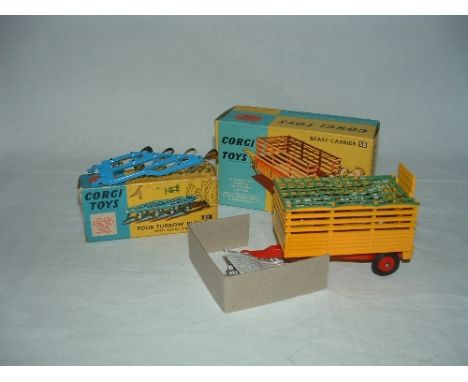 CORGI Toys no 58 hinged ramp Beast Carrier with 4 Calves and detachable Netting - Mint Boxed with packing piece and Corgi lea