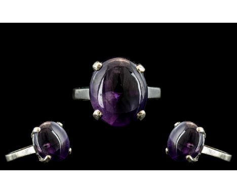 A Vintage 9ct White Gold - Attractive Single Stone Amethyst Set Ring. Marked 9ct - 375 to Interior of Shank. The Large Oval S