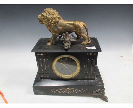 Black slate and gilt metal mantle clock surmounted with a lion, a/f, 39cm wide