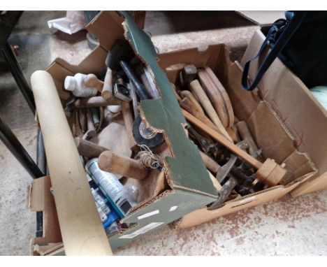 2 boxes of joinery and plastering tools 