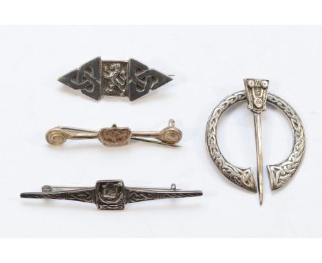 Four 925 silver Celtic brooches, largest 70mm, 29g