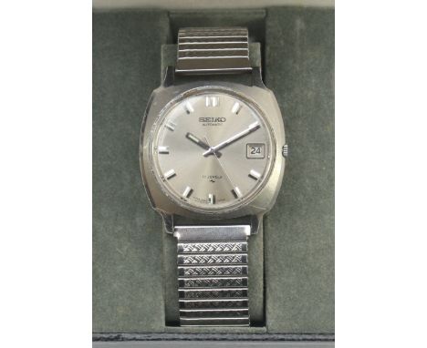 Seiko automatic, a stainless steel date gentleman's wristwatch, ref 7005-7062, 2N0062, Seiko case, 35mm, working when catalog