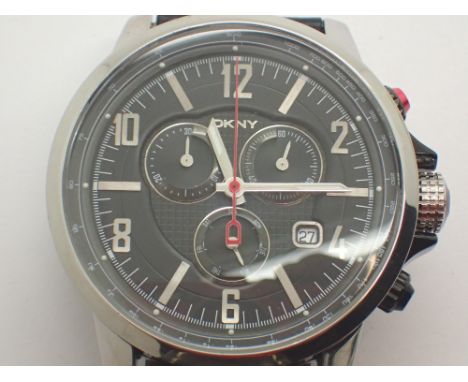 DKNY gents chronometer on leather strap 