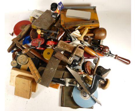 A collection of early 20th century and later carpenters hand tools, in three boxes. (3) 