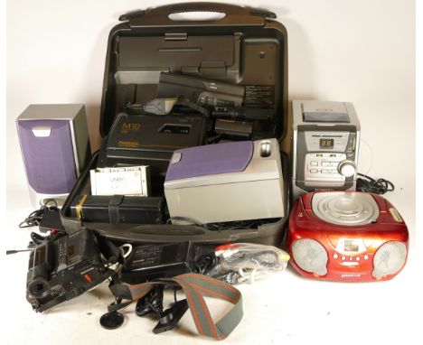 A collection of Hifi equipment, to include a Jet1 amplifier, 2x micro hifi, projectors, a Denon CD changer/receiver, a Panaso