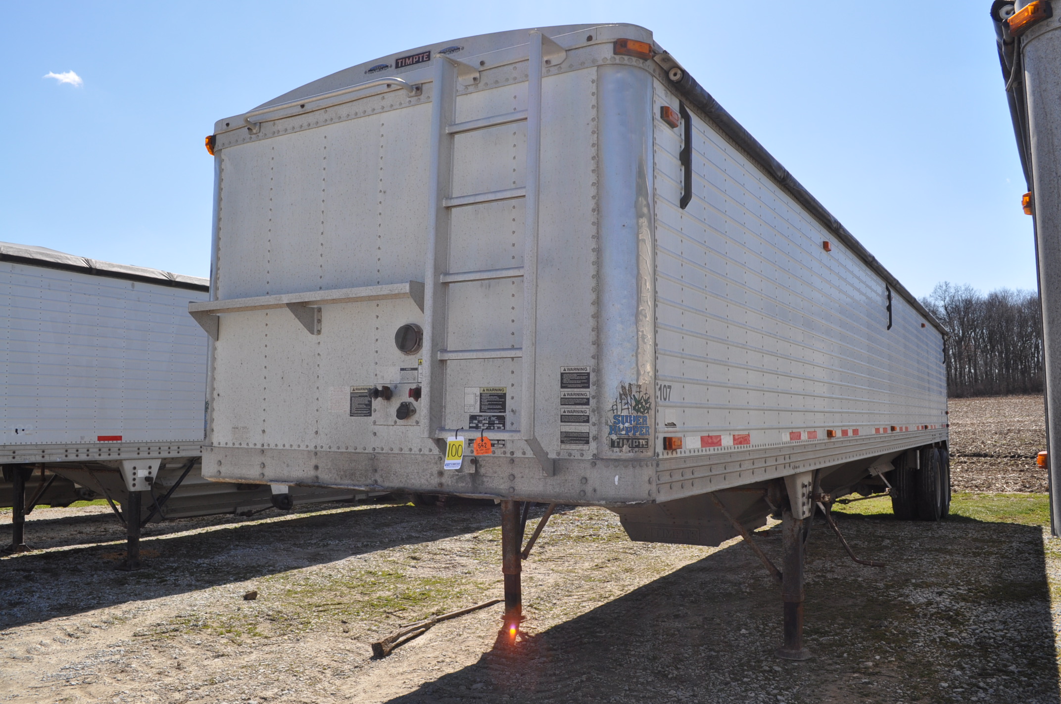 { Choice of lots 100 } } } } } } } 42’ 2002 Timpte hopper bottom