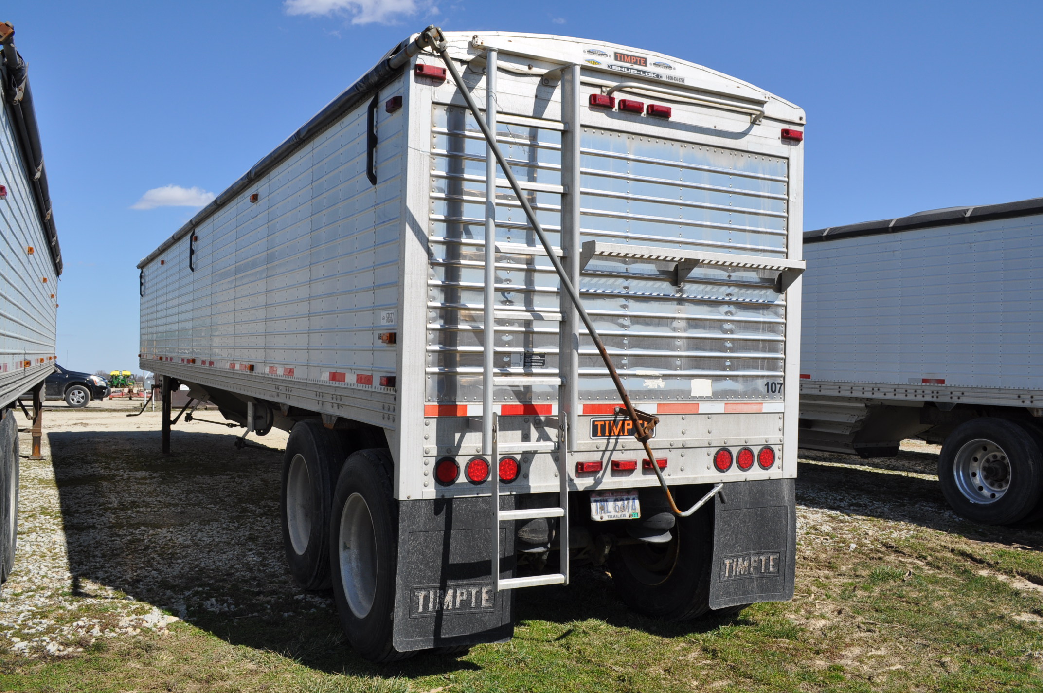 { Choice of lots 100 } } } } } } } 42’ 2002 Timpte hopper bottom