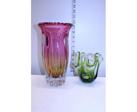Two pieces of vintage art glass 
