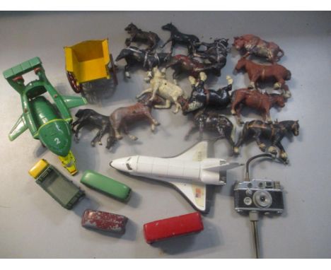 Mixed vintage toys to include lead animals, Corgi space shuttle, Matchbox Thunderbirds and others together with a novelty lig