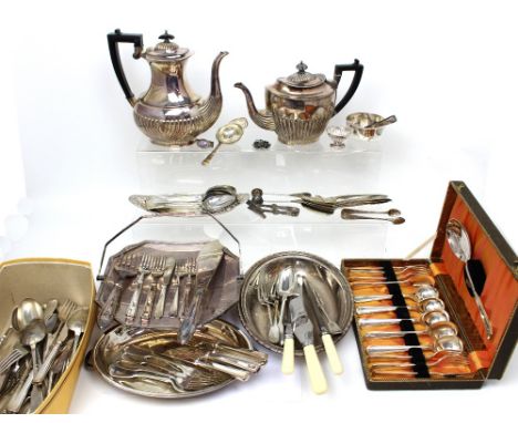 A quantity of plated ware to include cased flatware, a part tea service, small bowls, sugar tongs, entrée dishes etc.