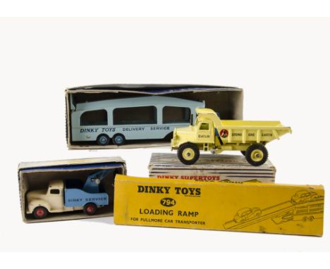 Dinky Toys Commercial Vehicles: 430 Breakdown Lorry in cream and blue (paint chips to left arch and roof), 965 Euclid Rear Du