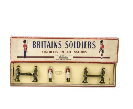 Britains set 1723 Royal Army Medical Corps, in battle dress, in ROAN box, F box F
All pieces present. Areas of paint loss to 