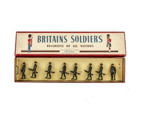 Britains set 195 British Infantry in Service Dress at the Trail, with officer, in original ROAN box, VG in G box
Slight rubbi