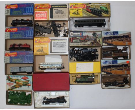 Model Railway: A collection of assorted HO/OO Gauge model railway, including Eureka Mining Corp locomotive, and various made 