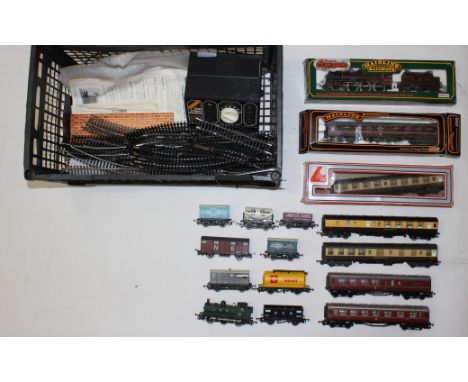 Model Railway: A collection of assorted model railway to include: Mainline, Lima and others&nbsp; Some within boxes, good con