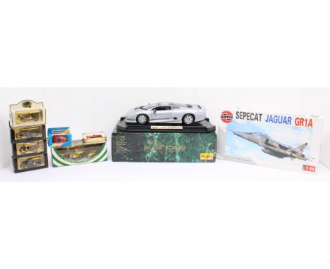 Diecast: A collection of assorted boxed diecast vehicles to include: Maisto Jaguar XJ220, Airfix Sepecat Jaguar GR1A, Lledo R